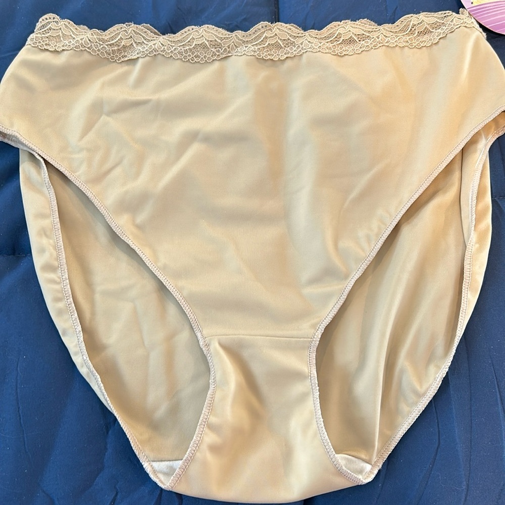 NWT beige SPANX size Large